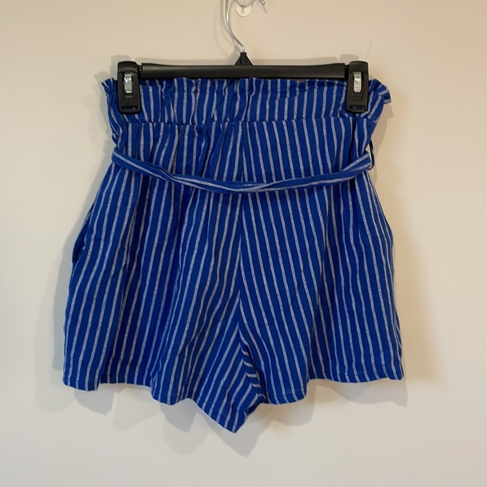 Women's Everly Blue & White Pinstripe Cotton Casual High Waist Pocket Shorts - Picture 7 of 9